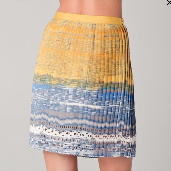 Elie Tahari Mary Pleated Skirt Laser Cut Out Yellow Blue White Mini Skirt - Picture 1 of 7